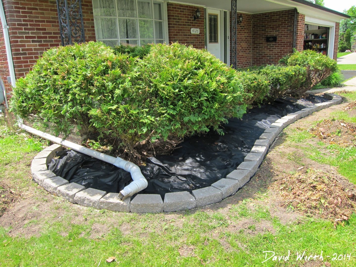 Easy Landscape Block Wall and Mulch