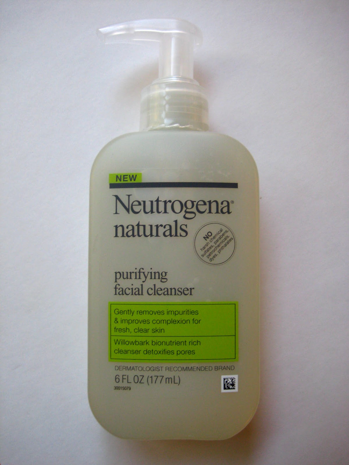 Green Beauty Neutrogena Naturals Purifying Face Cleanser