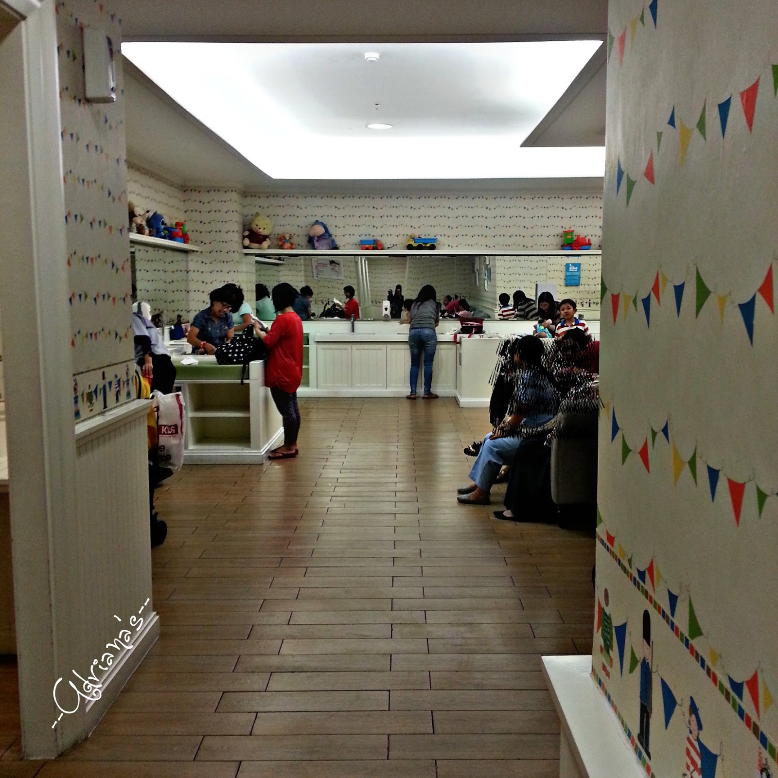 Malam Minggu Ceria di Kota Kasablanka - Adriana Lama