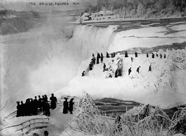 Amazing Historical Photo of Niagara Falls in 1912 