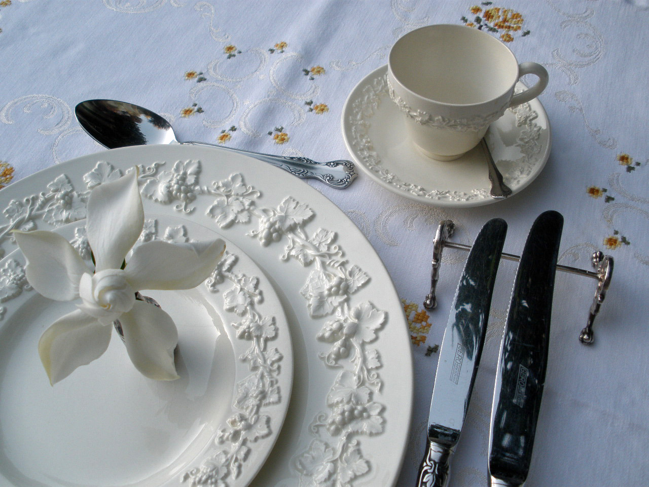 MARIETTE'S BACK TO BASICS {6 Antique Christofle Knife Rests Griffes Antiques Antique Claws}