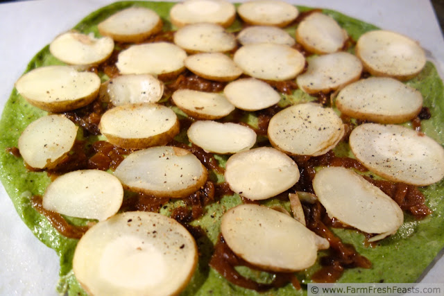 http://www.farmfreshfeasts.com/2013/03/tremendously-green-pizza-bacon-cabbage.html