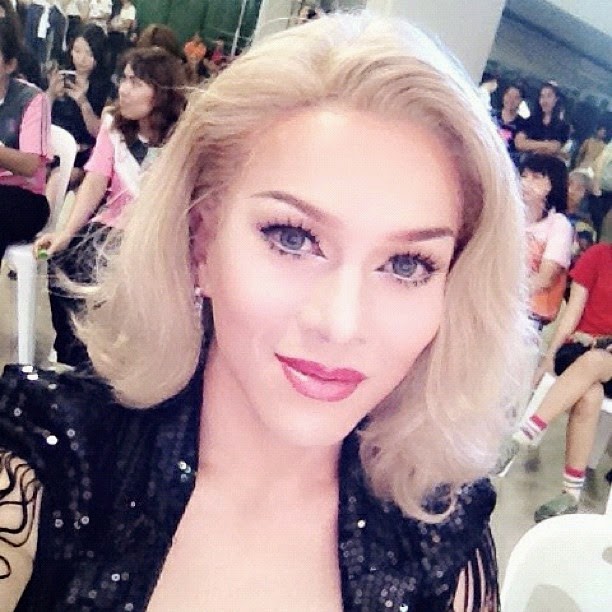 WORLD OF CROSSDRESSING Drag Queen and Crossdresser from Thailand (Sira