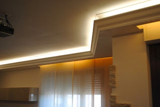 La luce indiretta o diffusa: realizziamola con una cornice in gesso ... Strisce led per illuminare una stanza