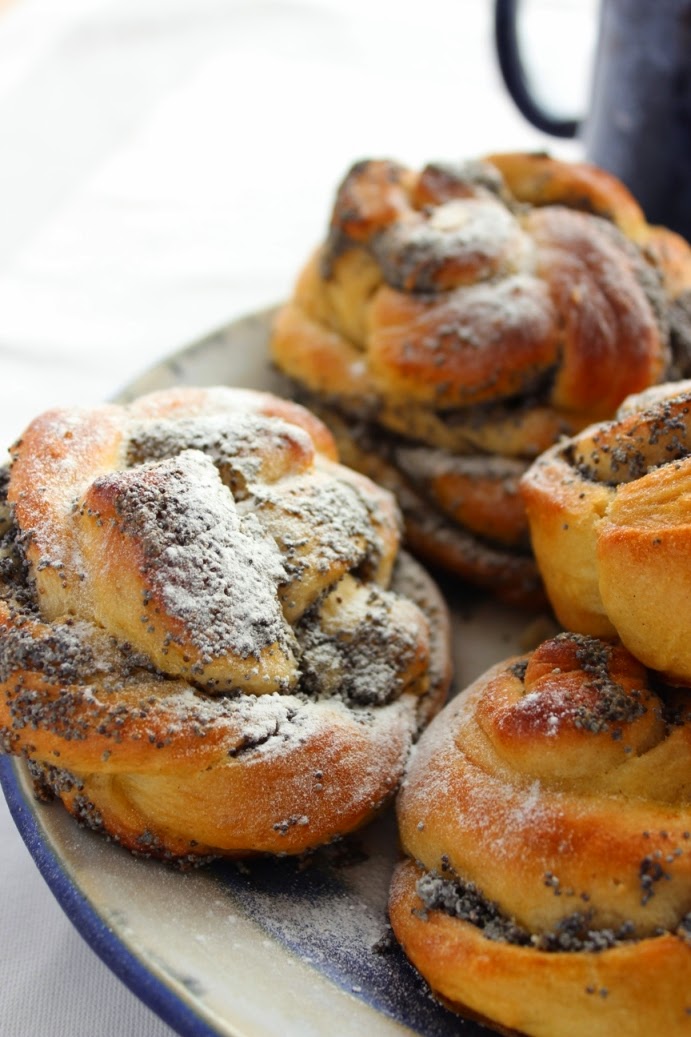 Sweet Breakfast Rolls @LimeOrLemon LimeOrLemon Blog