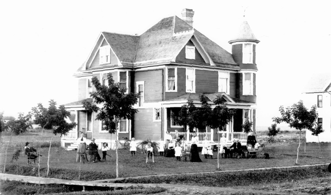 Alfred Berry House, 111 Bryant Avenue NE, Hector, Minnesota Historic