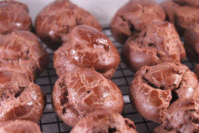 Chocolate cream puffs