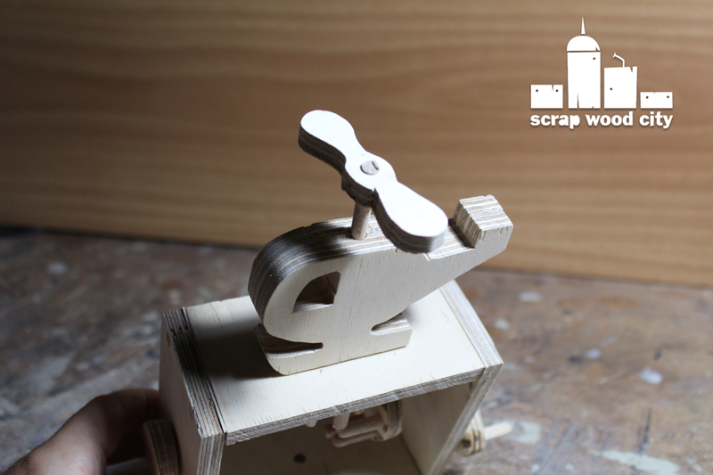 Wooden Mechanic Toy fasrli