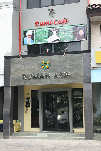 Zawiyah Naqsybandiyyah Nazhimiyyah Indonesia: Cafe Rumi Jakarta
