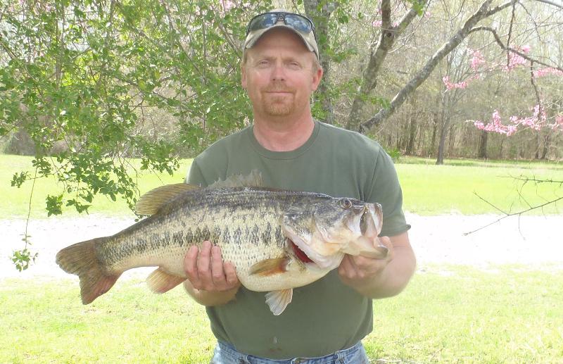 FamilyOutdoors Angler lands new Oklahoma state record largemouth bass