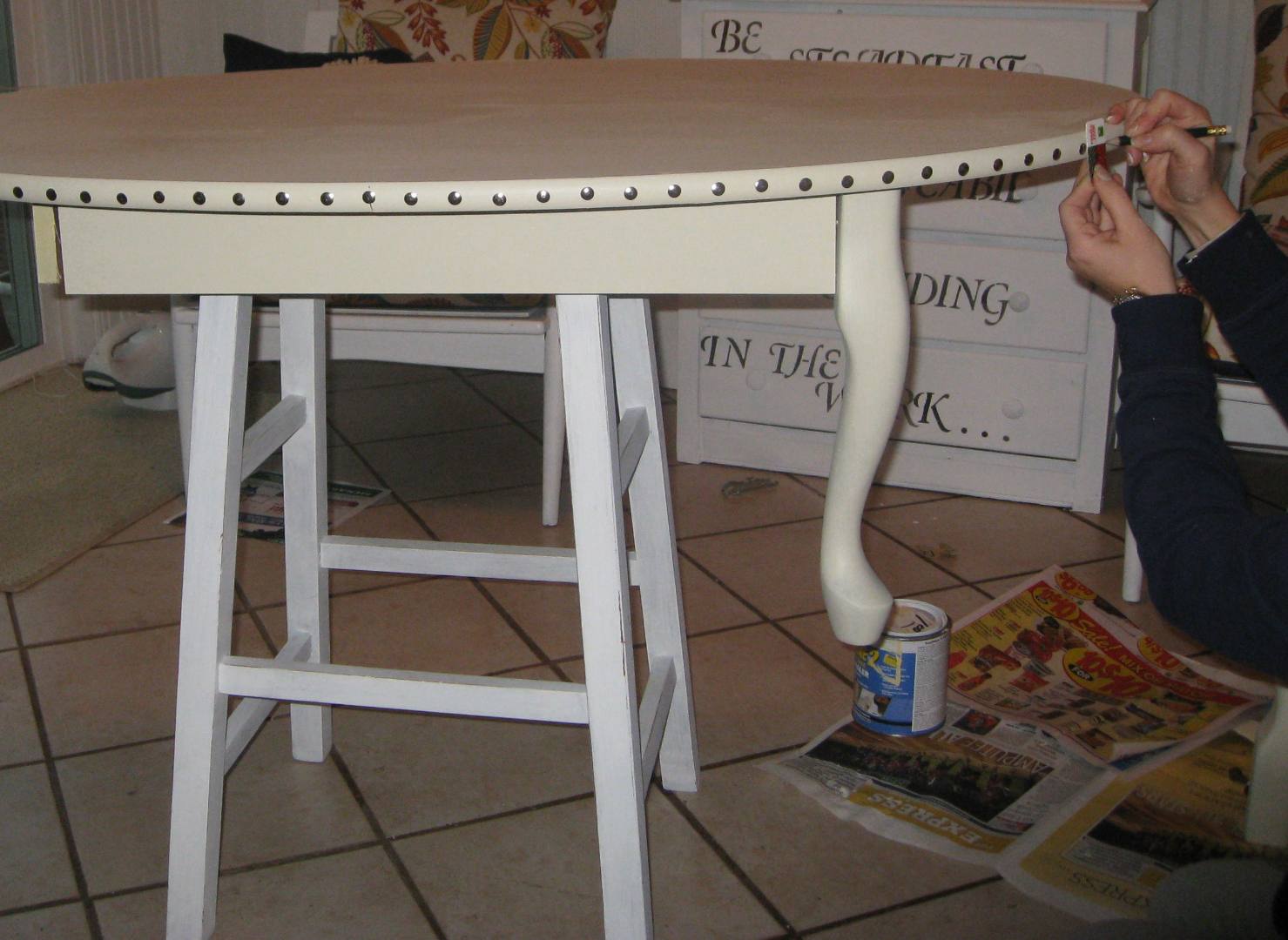 Kammy's Korner Making a Laminate Coffee Table BEAUTIFUL with Paint