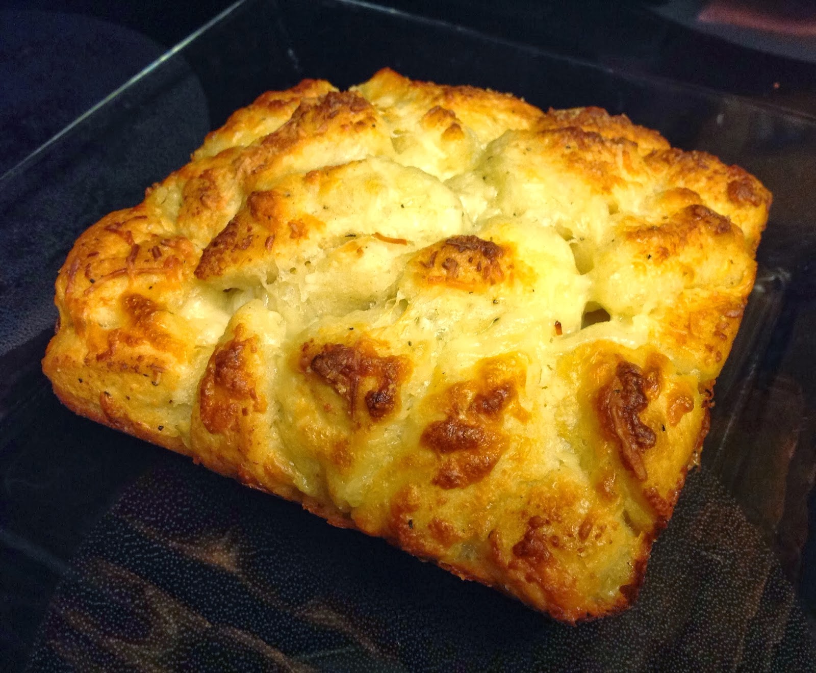 Cheesy Garlic Monkey Bread