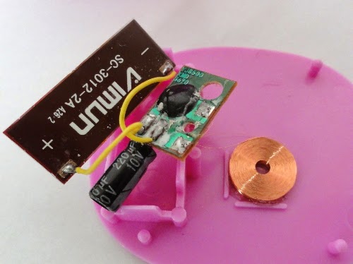 智恵の楽しい実験 100均のソーラーゆらゆら人形を改造した回転装置の工作