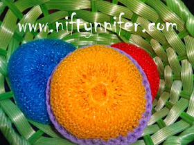 http://www.niftynnifer.com/2013/09/free-simple-crochet-scrubby-pattern-by.html