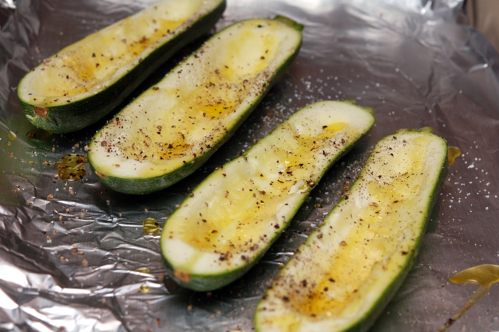 STUFFED ZUCCHINI BOATSTHE BEST SIDE DISH! Hugs and Cookies XOXO