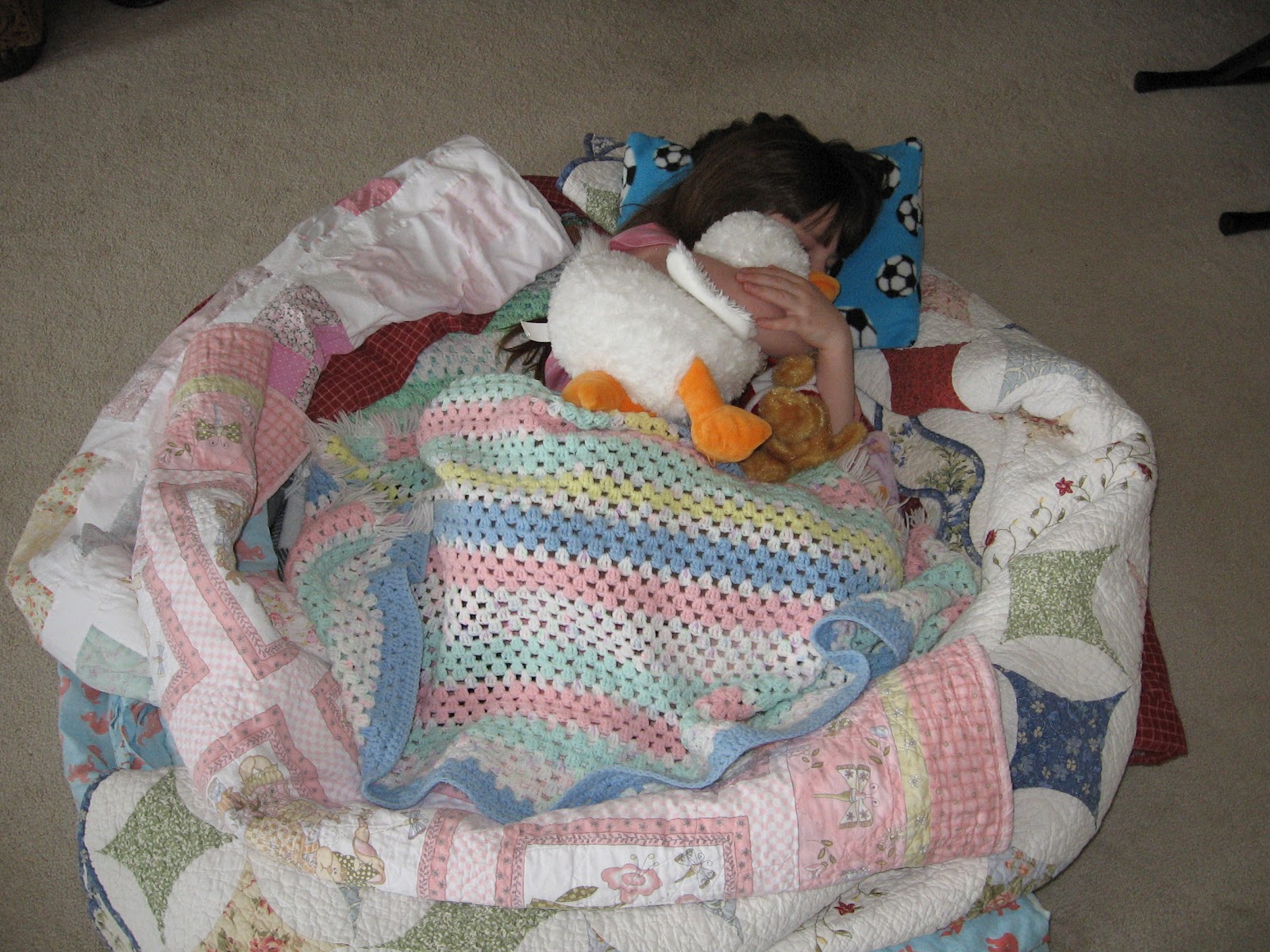 Almost Unschoolers: Blanket "Nest"