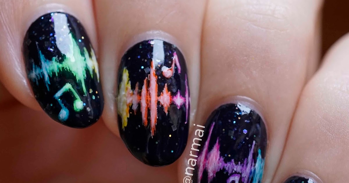 PiggieLuv Freehand sound waves nail art
