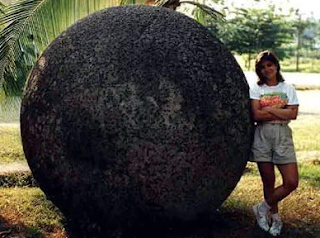 Giant+Stone+Balls+of+Costa+Rica.png
