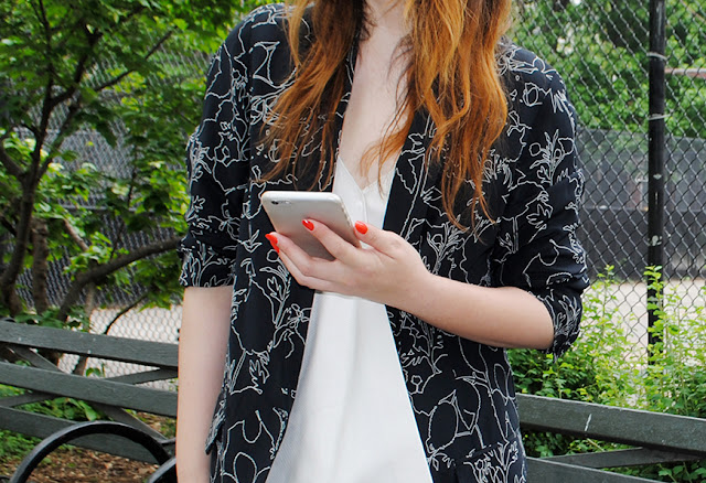 fashion blogger in a Rag & Bone blazer jacket