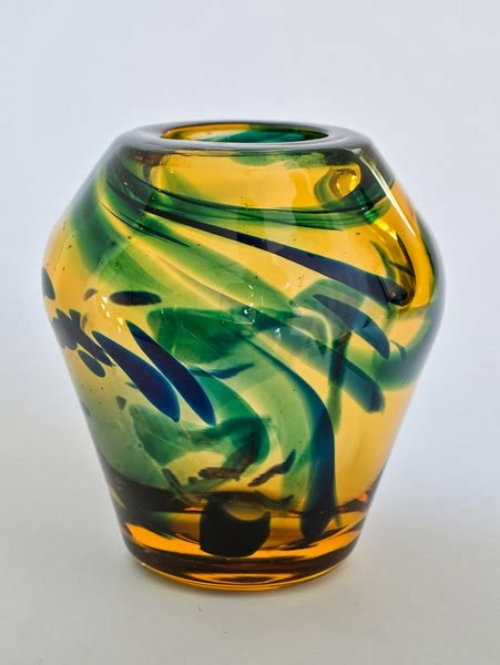 Heavy Thick-walled Cirrus Vase with random streaks pat. 9889