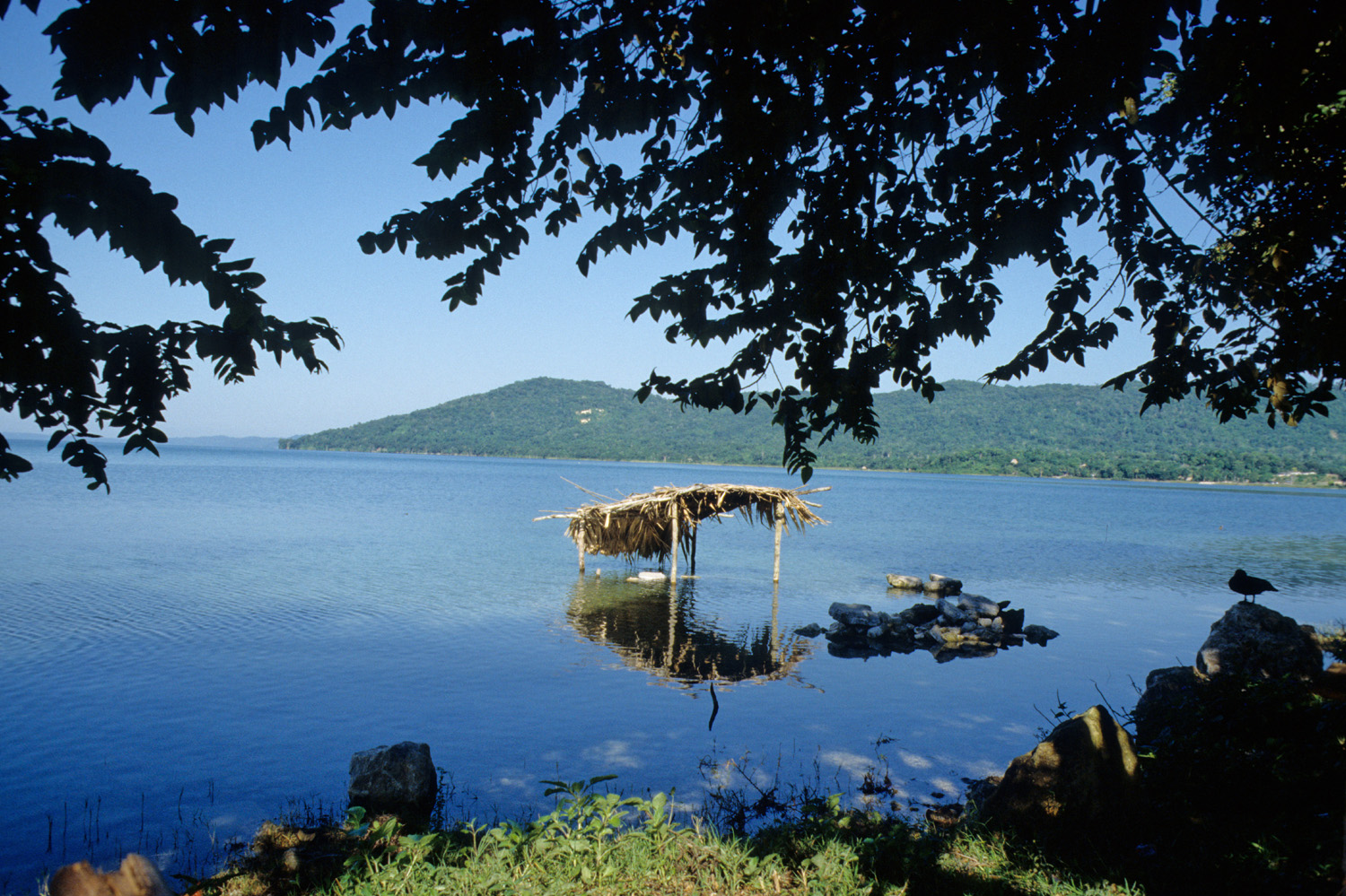 Lago Petén Itzá Guatemala Mundo Hispánico™