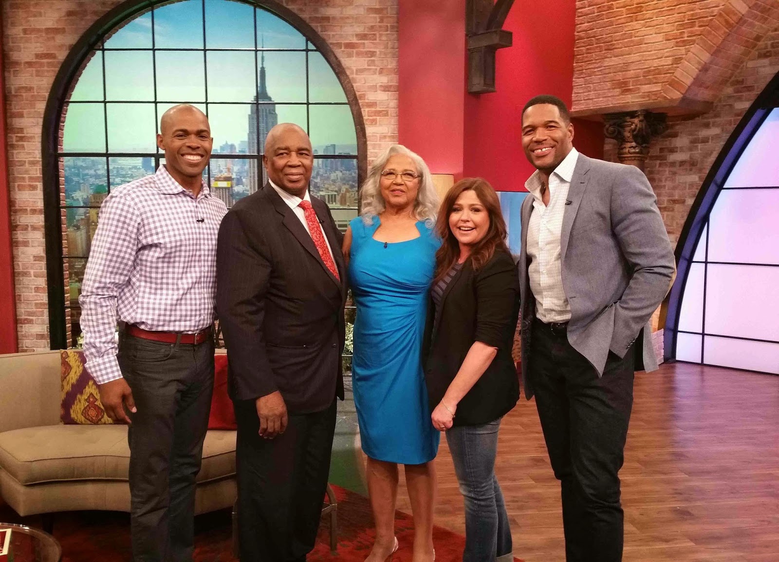 MICHAEL STRAHAN VISITS THE RACHAEL RAY SHOW