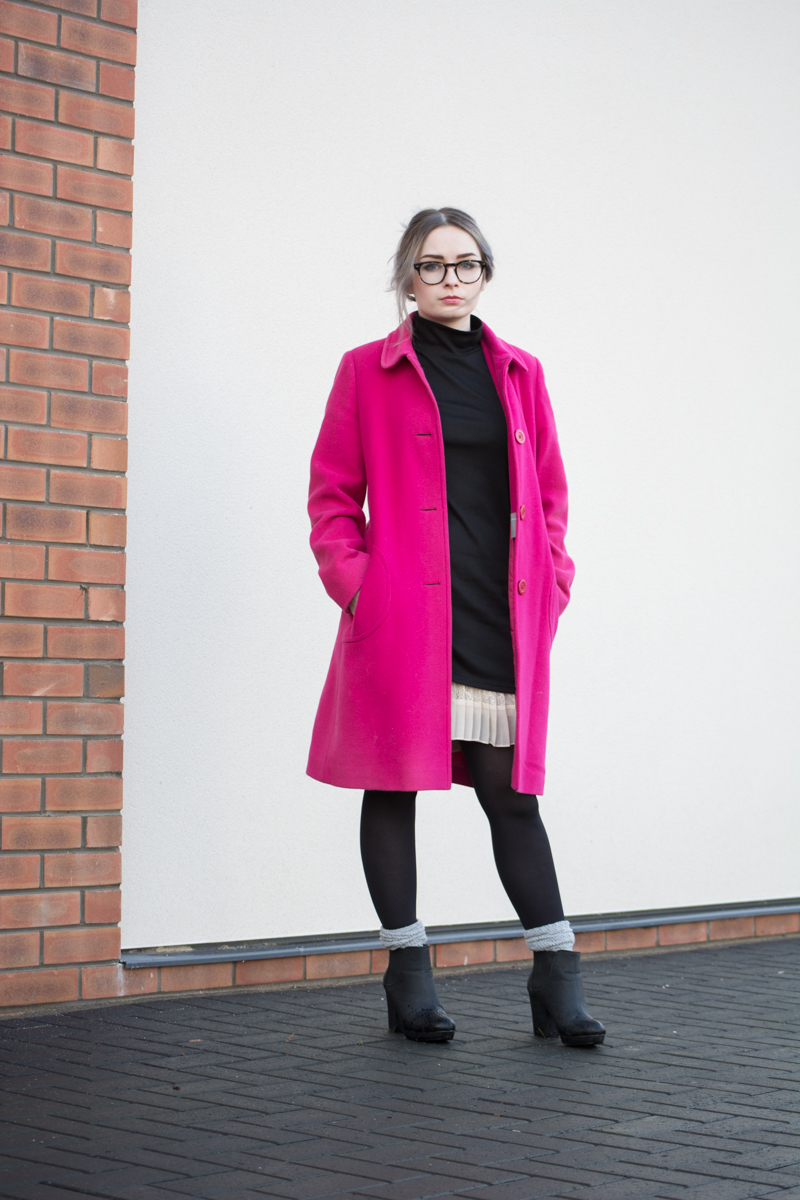 pink boyfriend granny coat fashion blogger winter outfit