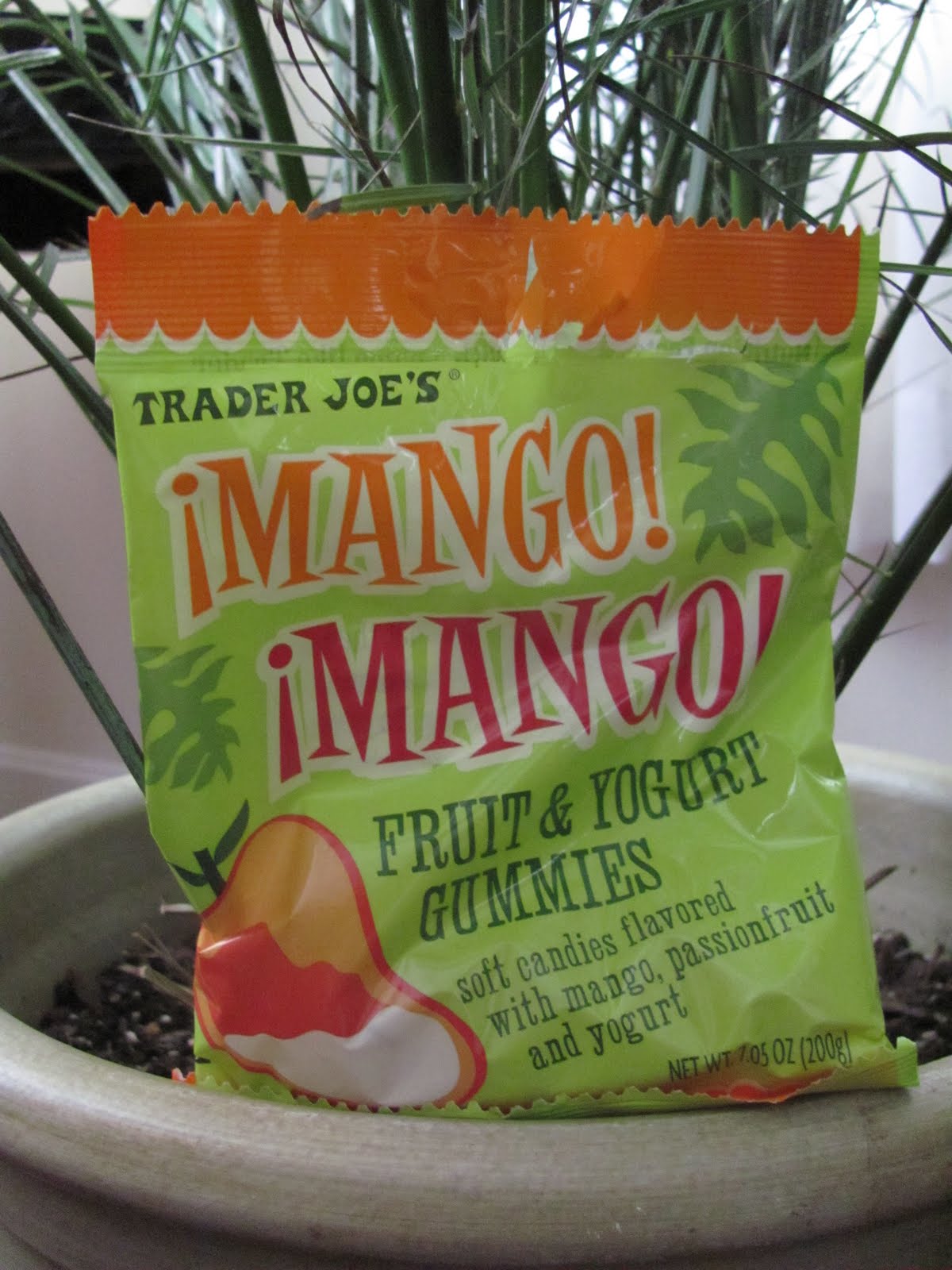 Foodette Reviews Trader Joe's ¡Mango! ¡Mango! Fruit and Yogurt Gummies