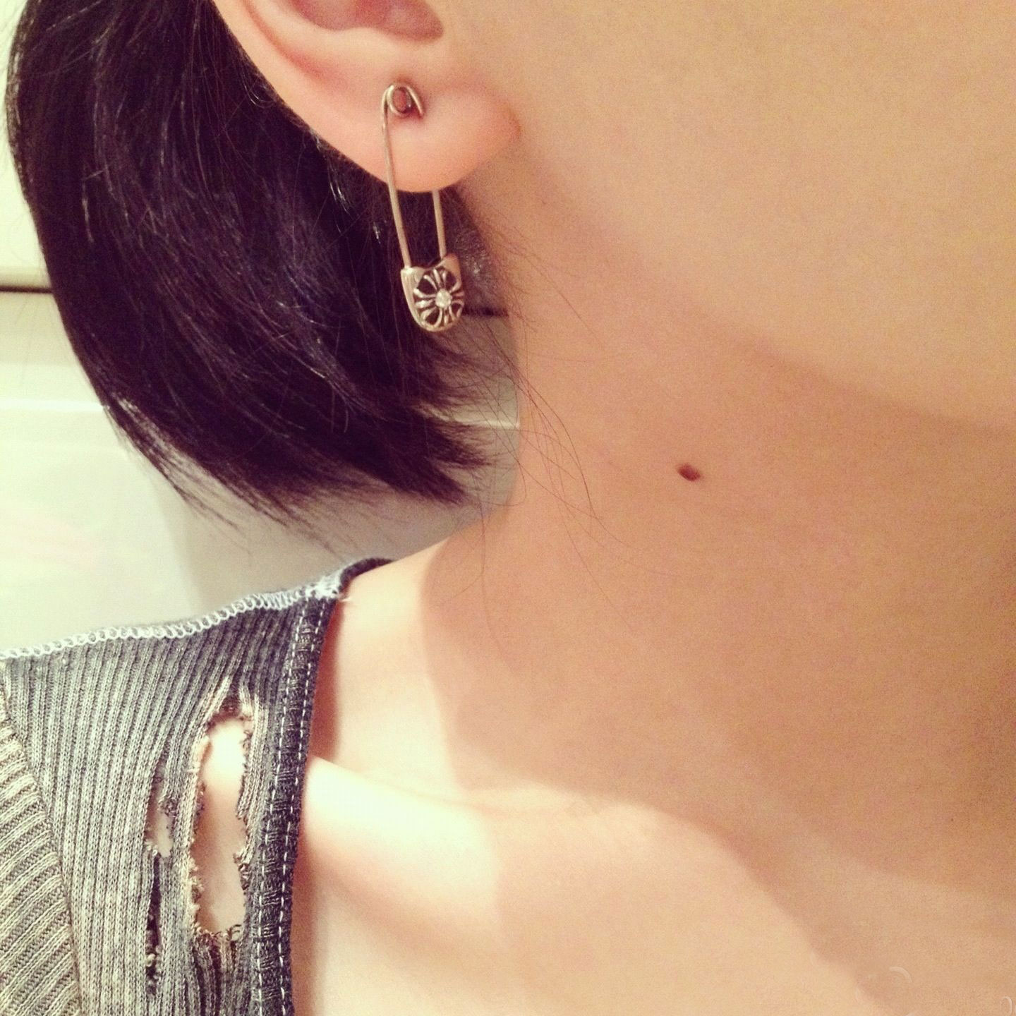 GothicBuzz Stars with Gothic fashion sense, the Chrome Hearts way