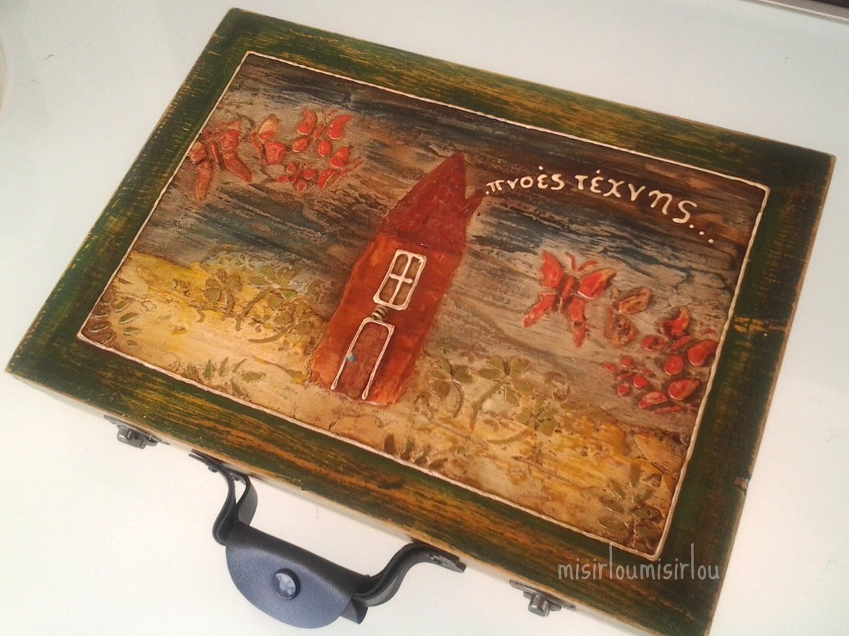 misirloumisirlou SUITCASE FOR ART SUPPLIES