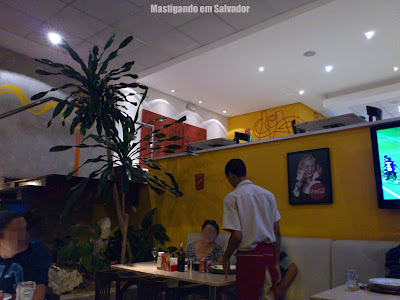 Pasta Fast: Ambiente da loja da Pituba Pasta Fast: Ambiente da loja da Pituba