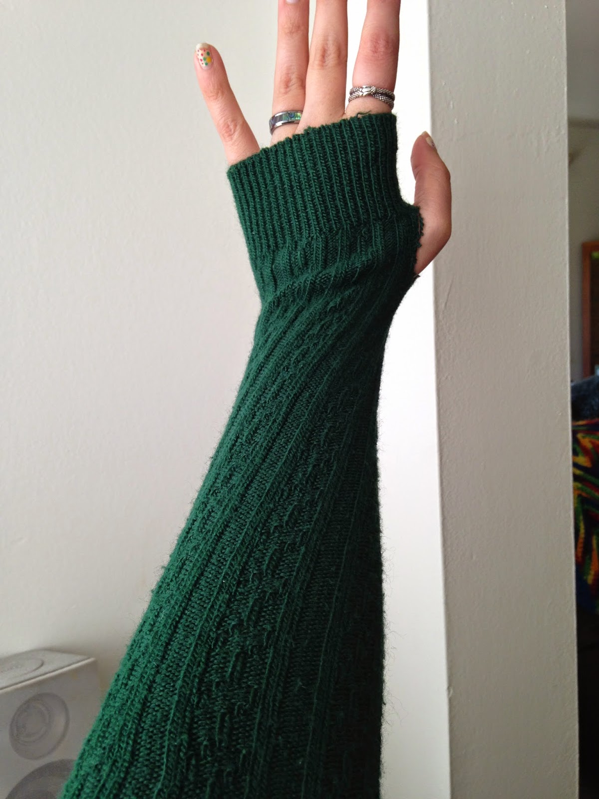 Printcess Turn Socks into Fingerless Gloves