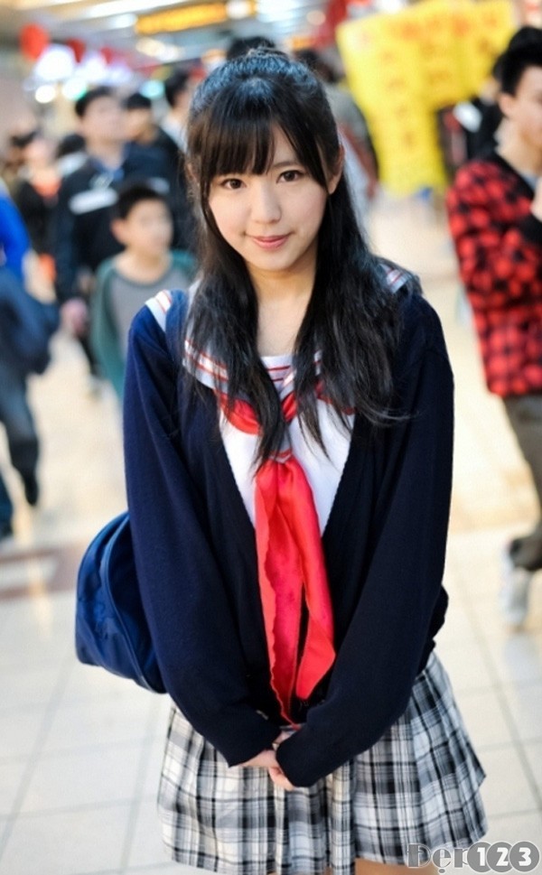 Xem các hot girl Nhật diện trang phục thủy thủ Hot girl Nhat xinh dep trong dong phuc thuy thu 19 1378776595 Xem các hot girl Nhật diện trang phục thủy thủ