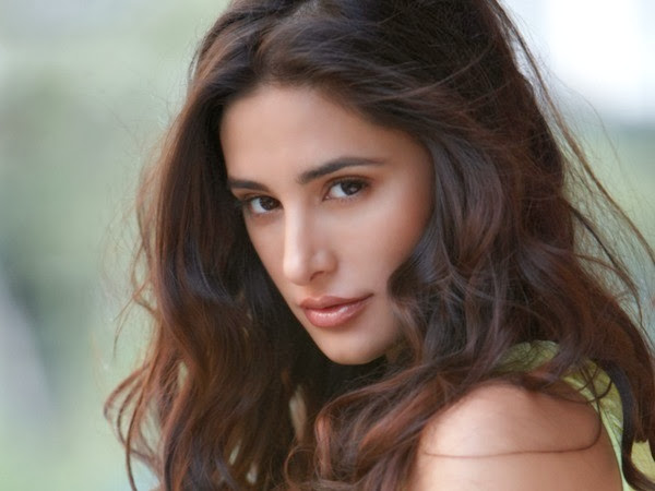 nargis fakhri hot and sexy full hd wallpapers 1024x768 nargis fakhri hot and sexy full hd wallpapers 1024x768