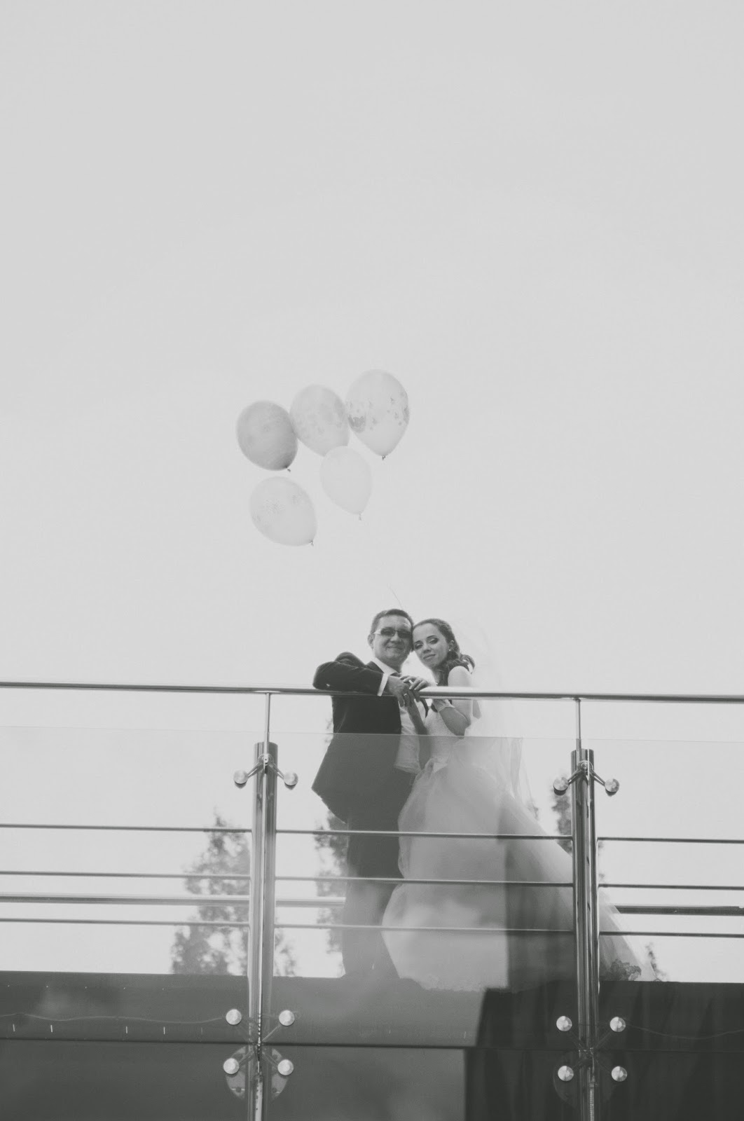 Вика и Денис. Свадебная фотосессия_17 свадебный фотограф, свадебная фотография, архитектурная съемка, фотосъемка в Киеве, урбанистическая свадьба, фотография на фоне зданий в Киеве, красивые свадебные фотографии