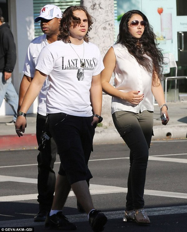 Blanket Jackson Forever Prince junto a su novia Remi en Beverly Hills