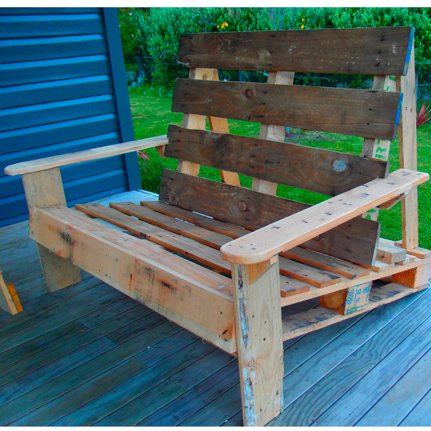 aaronm 2 Seater Deck Chair Pallets again.