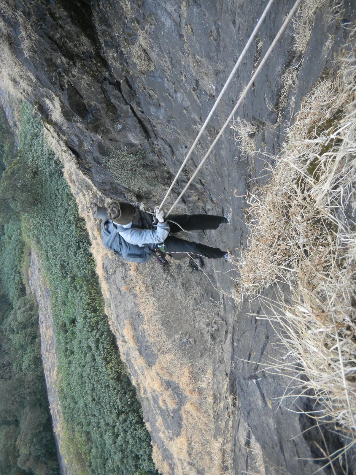 Alang Rappelling