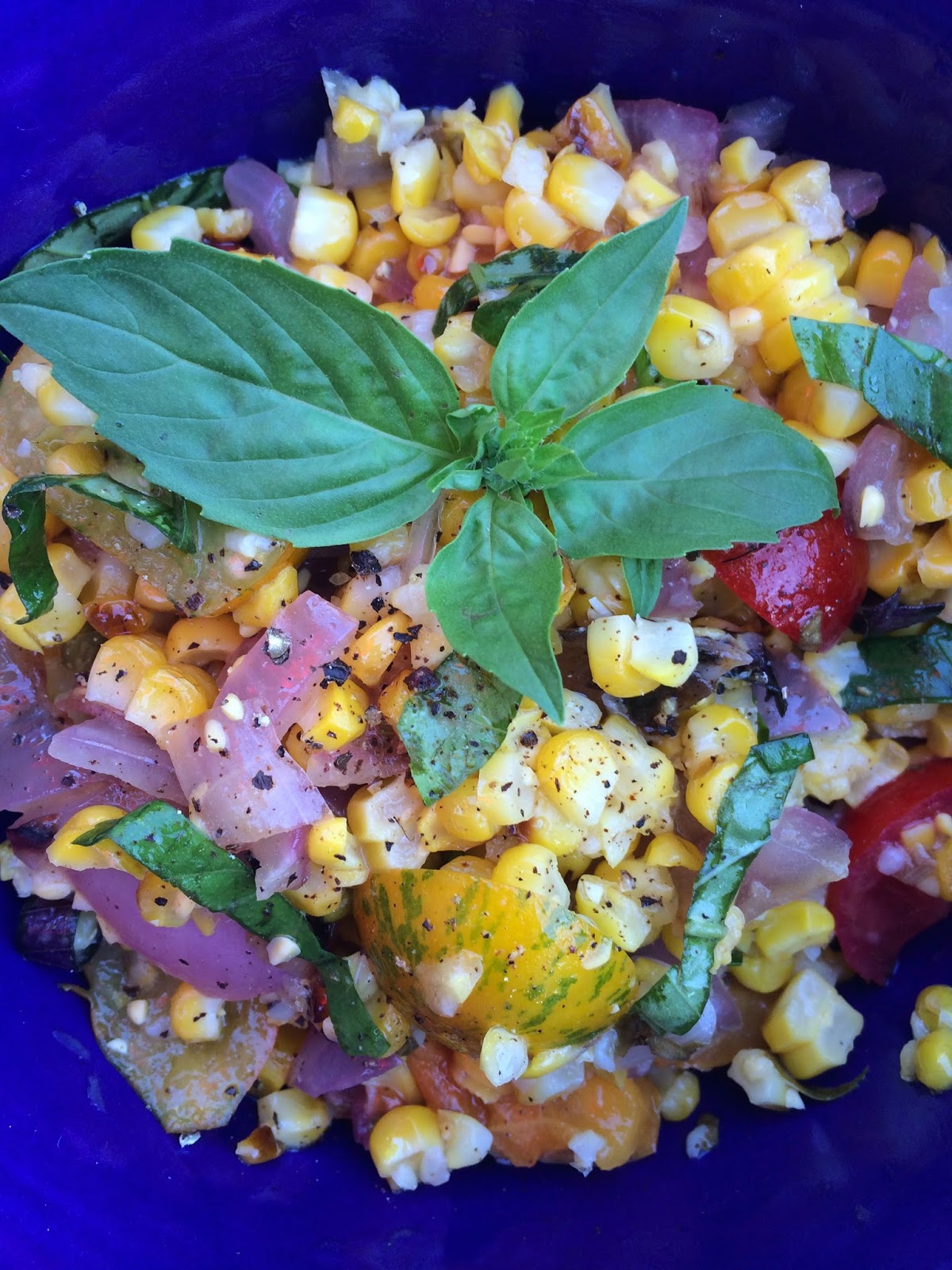 Grilled Corn, Tomato and Red Onion Salad Caity