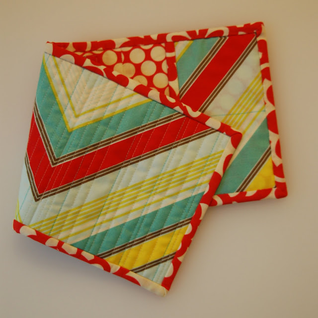 travel sewing kit tutorial lots of pink here!