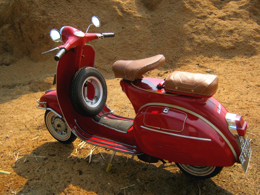 Modifikasi Vespa Lu Kotak sespan vespa indonesia 2015 personal Modifikasi Vespa Lu Kotak sespan vespa indonesia 2015 personal