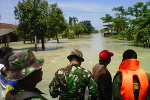 [VIDEO] BANJIR BANDANG JEPARA 2014 Jepara Terancam Terisolasi Akibat Banjir