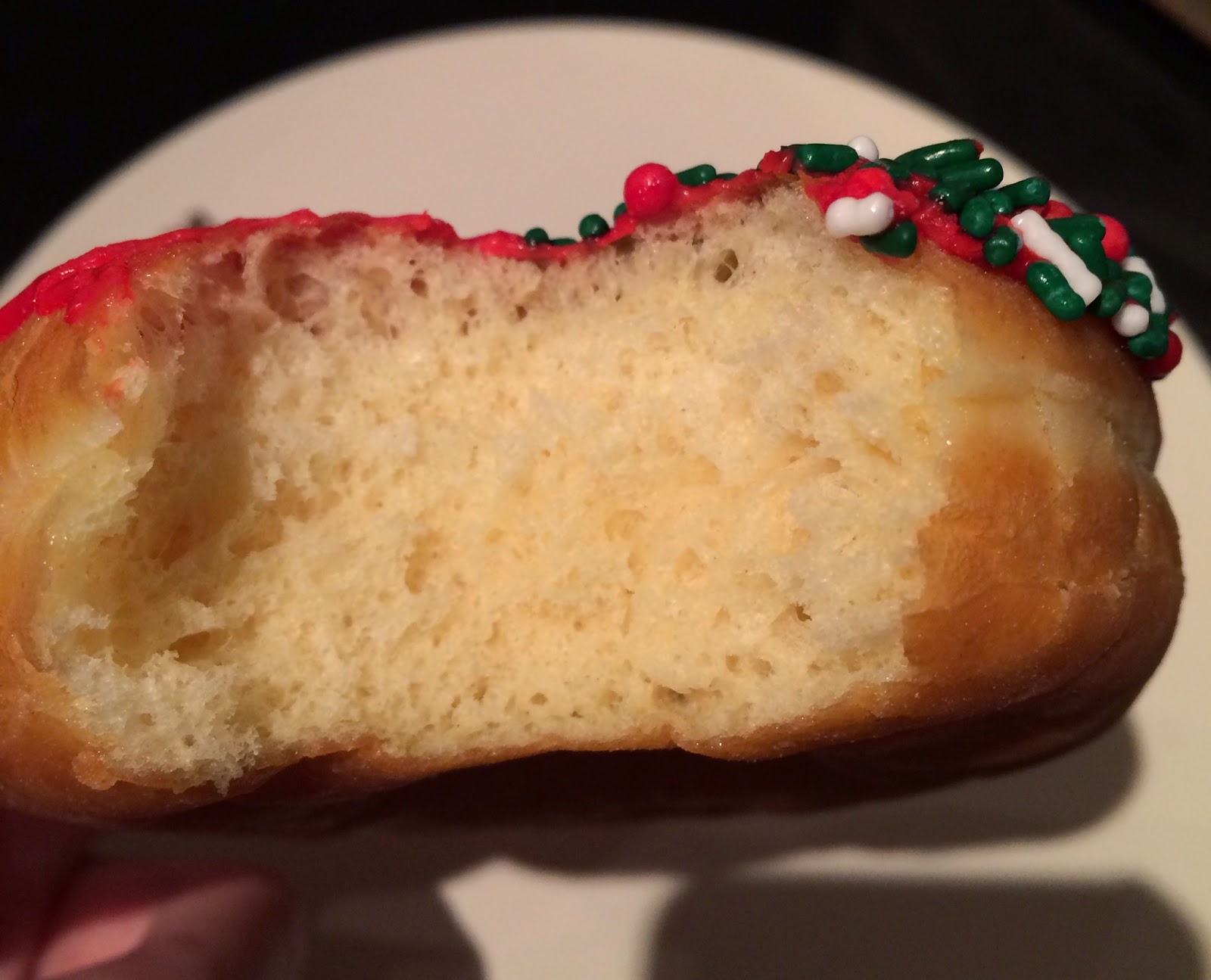 Sprinkle The Joy Donut From Dunkin' Donuts / ダンキンドーナツのスプリンクル ザ ジョイ ドーナツ