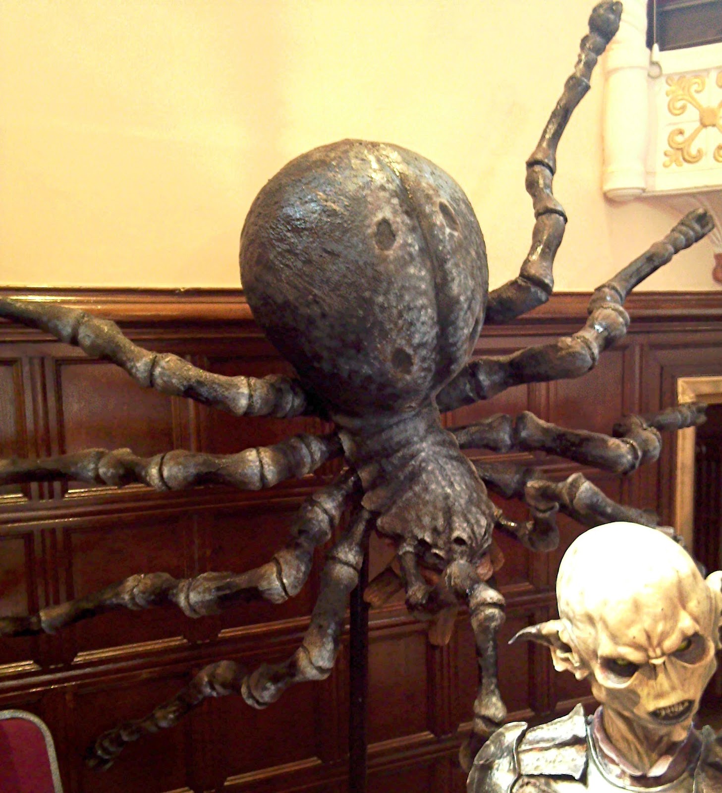 ShukerNature GIANT SPIDERS MONSTROUS MYTH, OR TERRIFYING TRUTH?