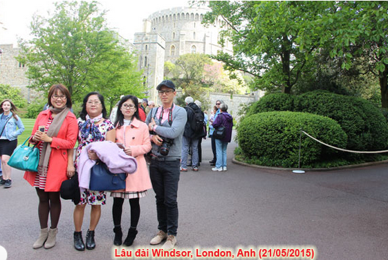 [Image: khach-anh.PNG]