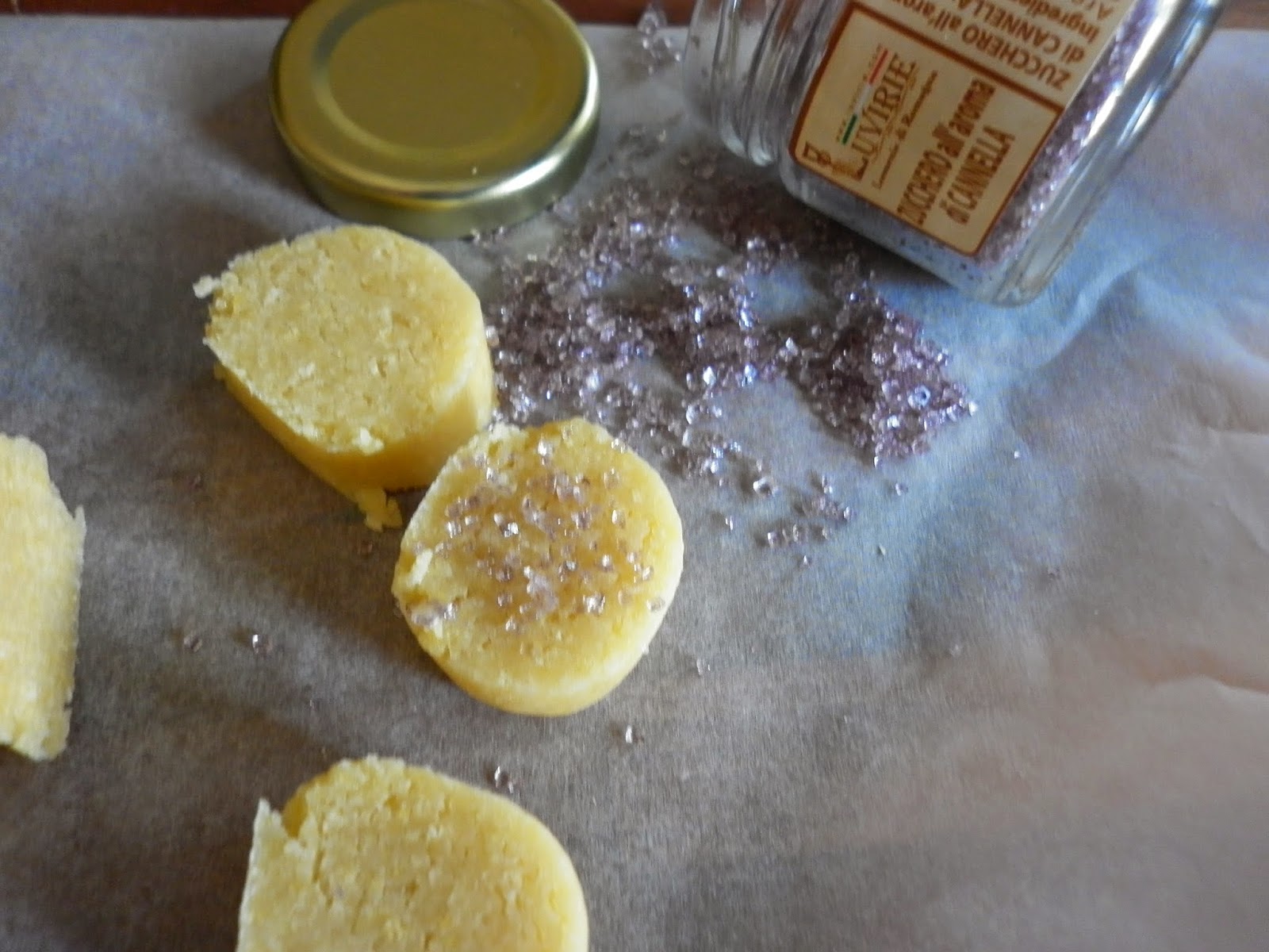 biscotti al burro con zucchero all'aroma di cannella