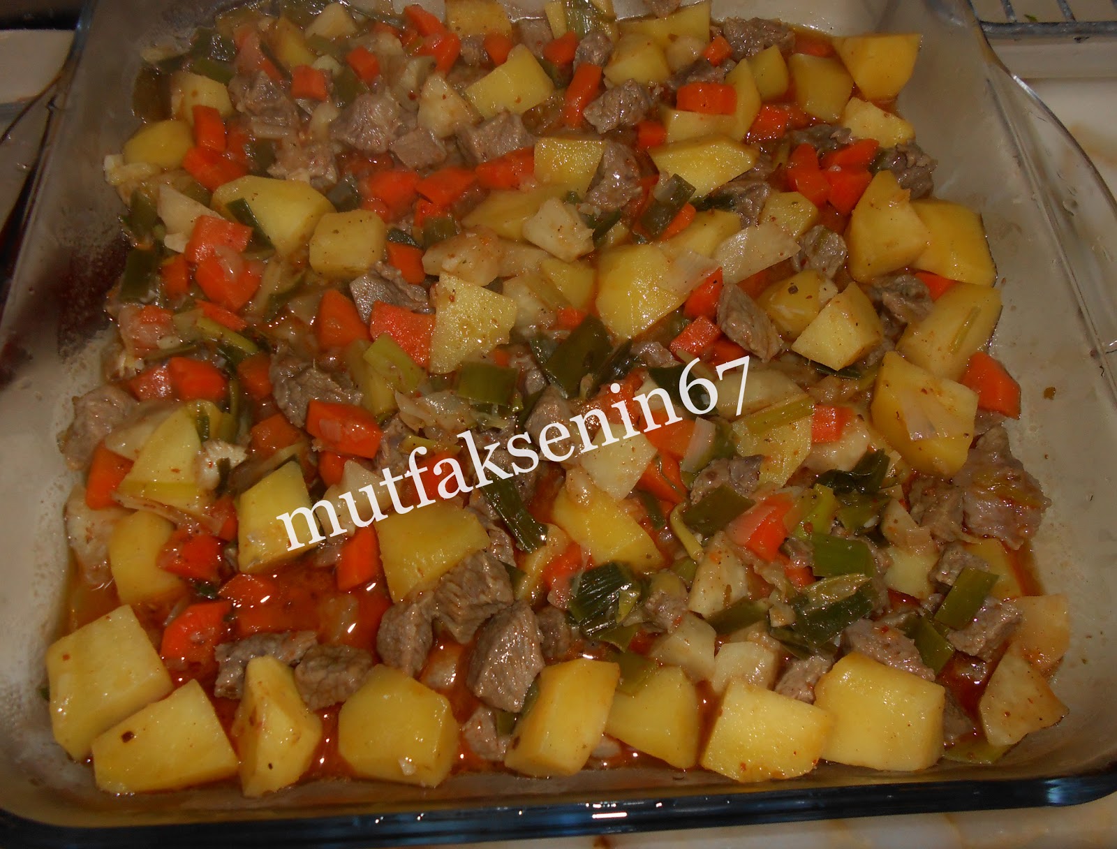 mutfaksenin67 FIRINDA BEŞAMEL SOSLU SEBZELİ ET&hellip;