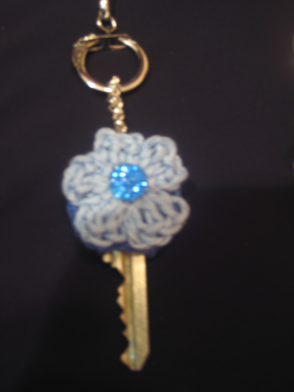 manal311 Crochet Flower Key Cover