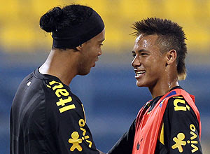 Ronaldinho: «Neymar va en moto y el resto en cicla»