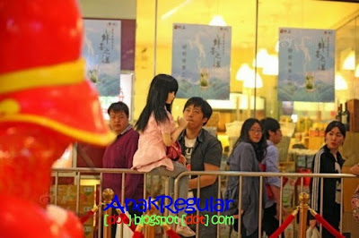 Tak Bisa Menikah, Desainer Ini Jadikan Boneka Sebagai Anaknya Tak Bisa Menikah, Desainer Ini Jadikan Boneka Sebagai Anaknya